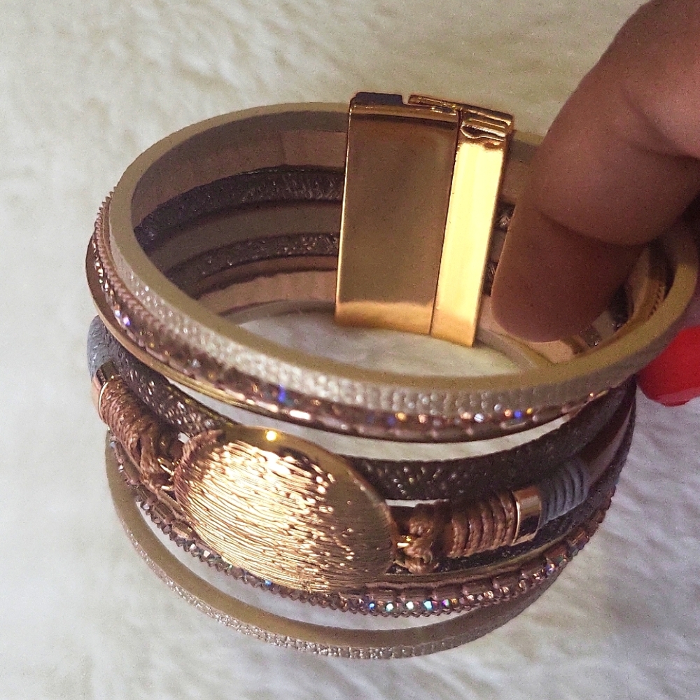 Multi-layered Gold and Brown Bracelet - Picture 3 of 5